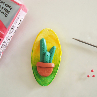Trio de Porte-clés tendance Cactus en pâte polymère et pompons étape 15