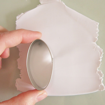 Trio de Porte-clés tendance Cactus en pâte polymère et pompons étape 2