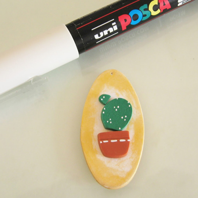 Trio de Porte-clés tendance Cactus en pâte polymère et pompons étape 21