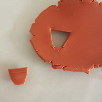 Trio de Porte-clés tendance Cactus en pâte polymère et pompons étape 4