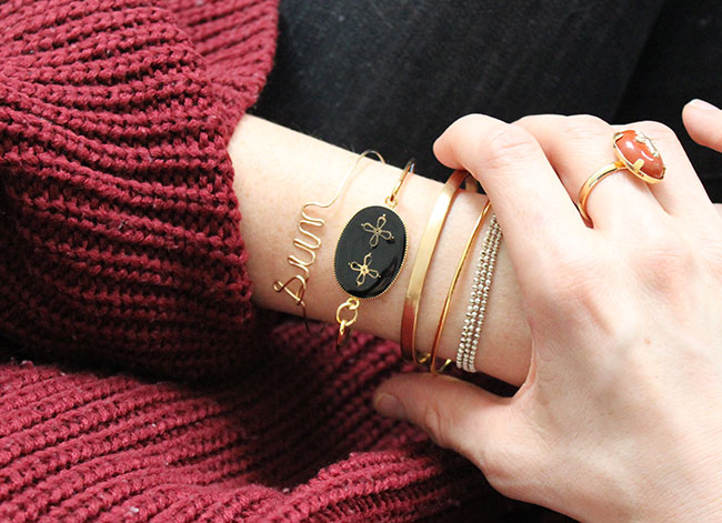 Pulsera de fantasía en forma de cruz con resina epoxi de dos componentes : Paso 4