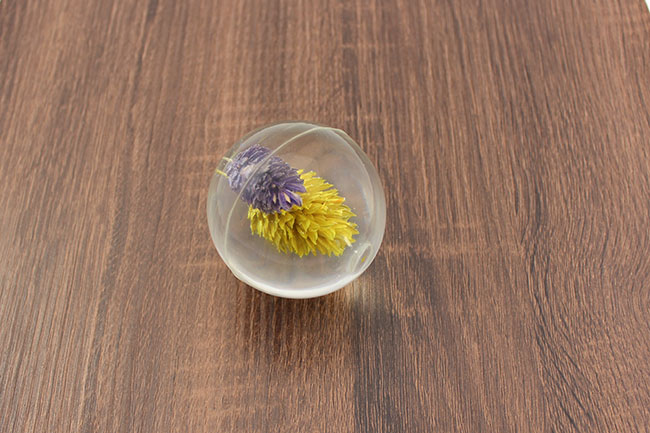Pisapapeles bola de resina con inclusión de flor seca : Paso 5 Pisapapeles bola de resina con inclusión de flor seca : Paso 5