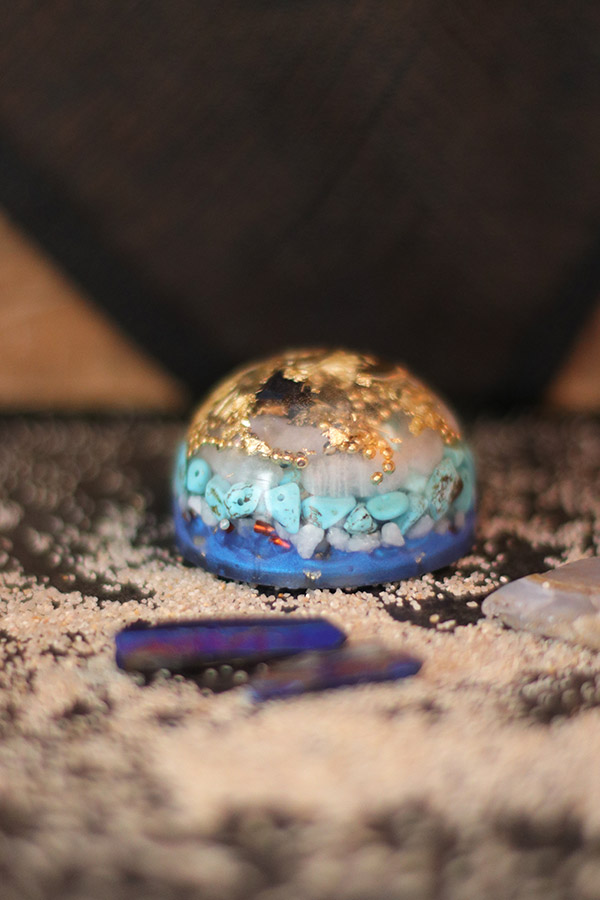 Esquema Cómo hacer una orgonita de resina: tutorial DIY para principiantes