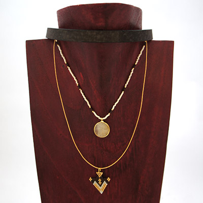 Esquema Gargantilla de tejer Brickstitch flecha encanto de la gema cordón de cuero de imitación Esquema Gargantilla de tejer Brickstitch flecha encanto de la gema cordón de cuero de imitación