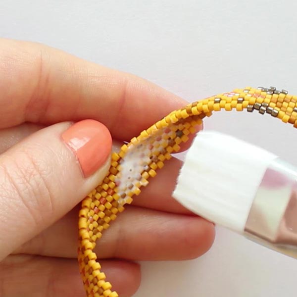 Esquema ¿Cómo endurecer un tejido de perlas? Esquema ¿Cómo endurecer un tejido de perlas?