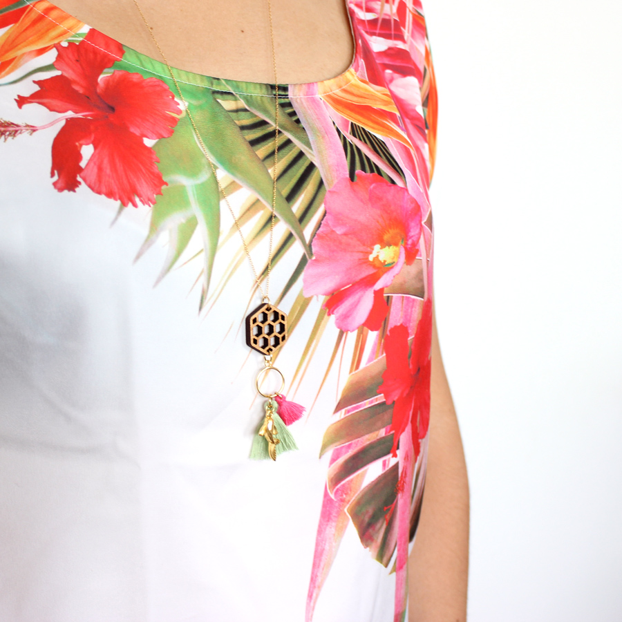 Sautoir_Hexagone_bois_carpe_koi_pompons