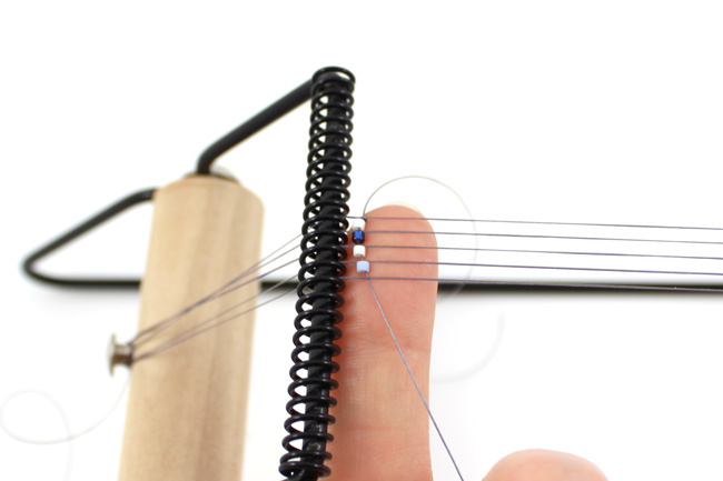 Bracelet Miyuki 4 rangs au métier à tisser 2