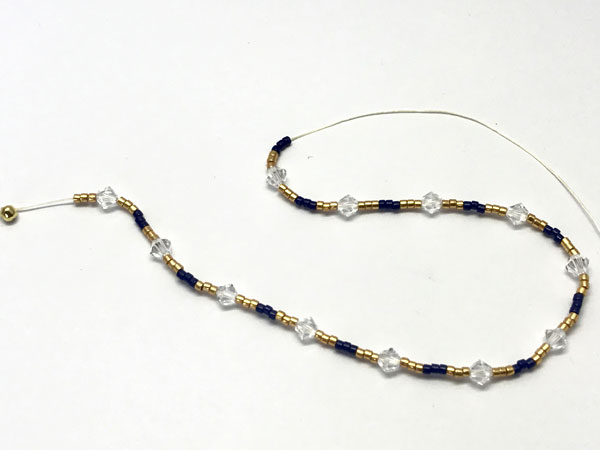 Brazalete de brazalete tejido peyote bricolaje con cuentas Miyuki Delicas : Paso 2