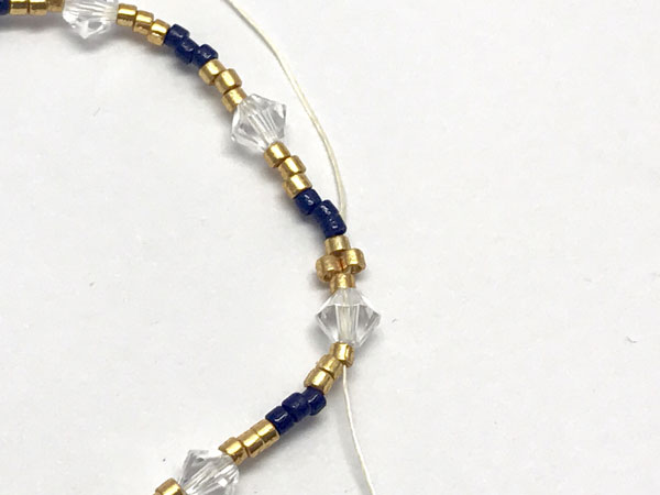 Brazalete de brazalete tejido peyote bricolaje con cuentas Miyuki Delicas : Paso 5