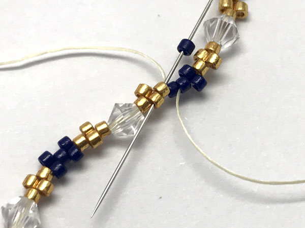 Brazalete de brazalete tejido peyote bricolaje con cuentas Miyuki Delicas : Paso 7