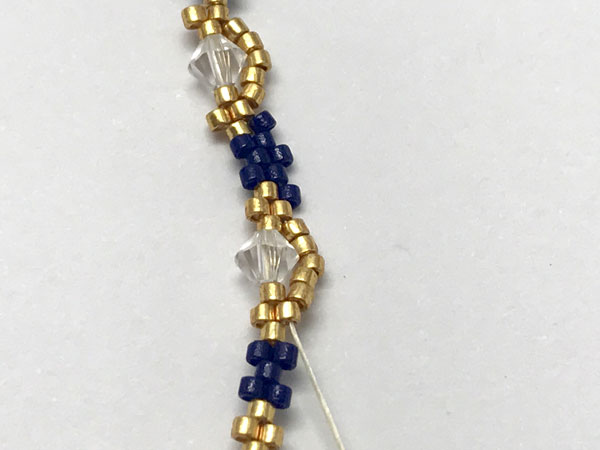 Brazalete de brazalete tejido peyote bricolaje con cuentas Miyuki Delicas : Paso 9