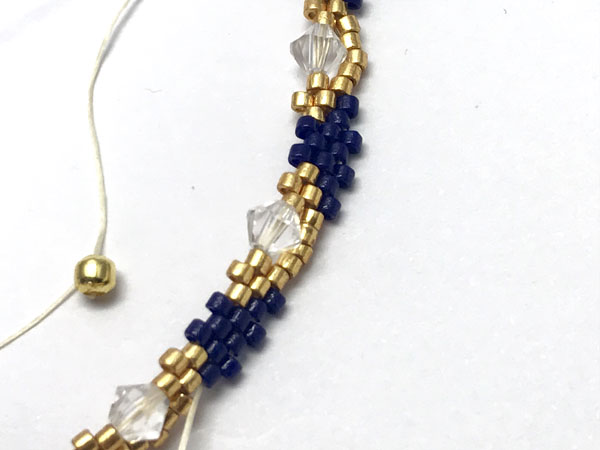 Brazalete de brazalete tejido peyote bricolaje con cuentas Miyuki Delicas : Paso 12
