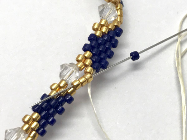 Brazalete de brazalete tejido peyote bricolaje con cuentas Miyuki Delicas : Paso 14