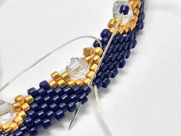 Brazalete de brazalete tejido peyote bricolaje con cuentas Miyuki Delicas : Paso 19