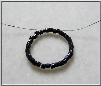 Tutoriel_boucles_oreilles_ida_perles_verre_amos_puca-1 Tutoriel_boucles_oreilles_ida_perles_verre_amos_puca-1