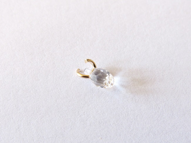Pendientes con colgante de oro laminado y cadena de espiga : Paso 4
