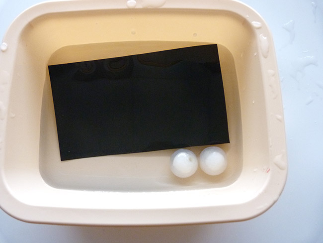 pendientes con los granos huecos de arcilla de polímero : Paso 4