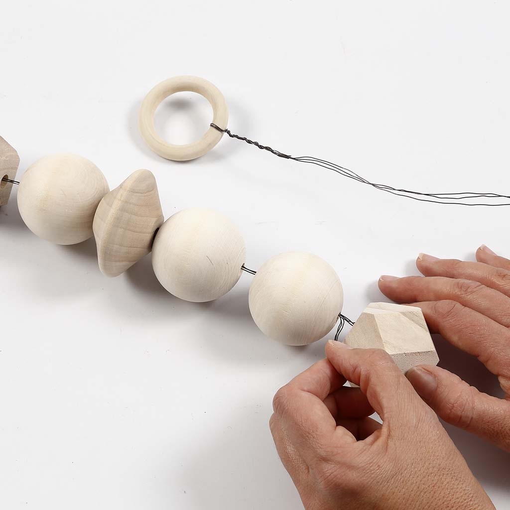 DIY-deco-suspensión-foto-con cuentas de madera-02