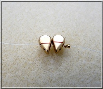 Colgante de San Valentín con Cuentas de cristal checo Amos® de Puca : Paso 1 Colgante de San Valentín con Cuentas de cristal checo Amos® de Puca : Paso 1