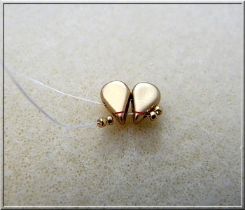 Colgante de San Valentín con Cuentas de cristal checo Amos® de Puca : Paso 2 Colgante de San Valentín con Cuentas de cristal checo Amos® de Puca : Paso 2