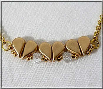 Colgante de San Valentín con Cuentas de cristal checo Amos® de Puca : Paso 11 Colgante de San Valentín con Cuentas de cristal checo Amos® de Puca : Paso 11