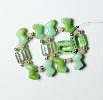 tutorial-muñeca Zorro-Beads-sedoso-cuentas-07