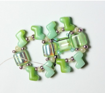 tutorial-muñeca Zorro-Beads-sedoso-cuentas-08