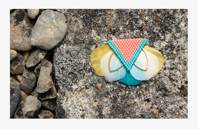 /tutoriel-collier-tissage-brick-stitch-triangle-plumes-vf2