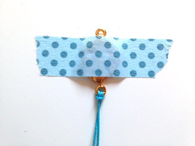 Pulsera de filodendro con nudos de macramé : Paso 2