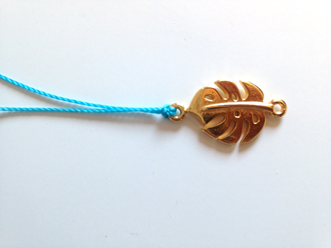 Pulsera de filodendro con nudos de macramé : Paso 1