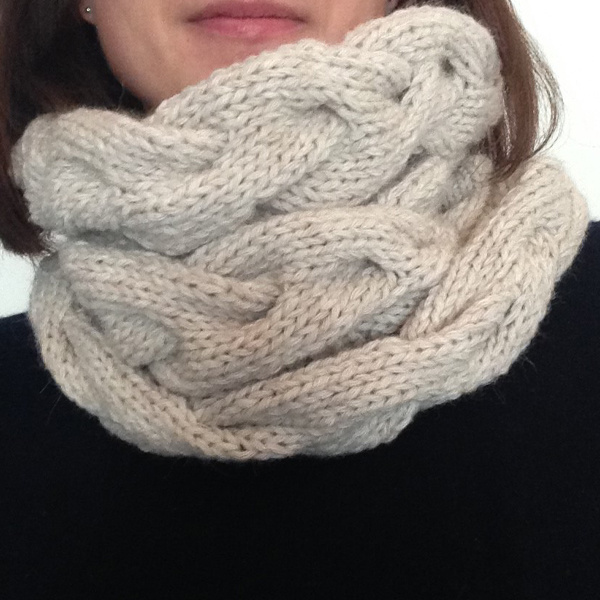 Tejer un trenzado de lana Snood Rico Esencial