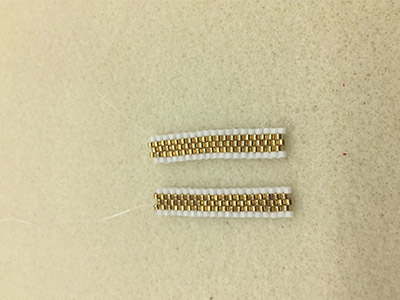 DIY Chic Pendientes en tejido triangular 3D de Miyuki Delicas 11/0 : Paso 28