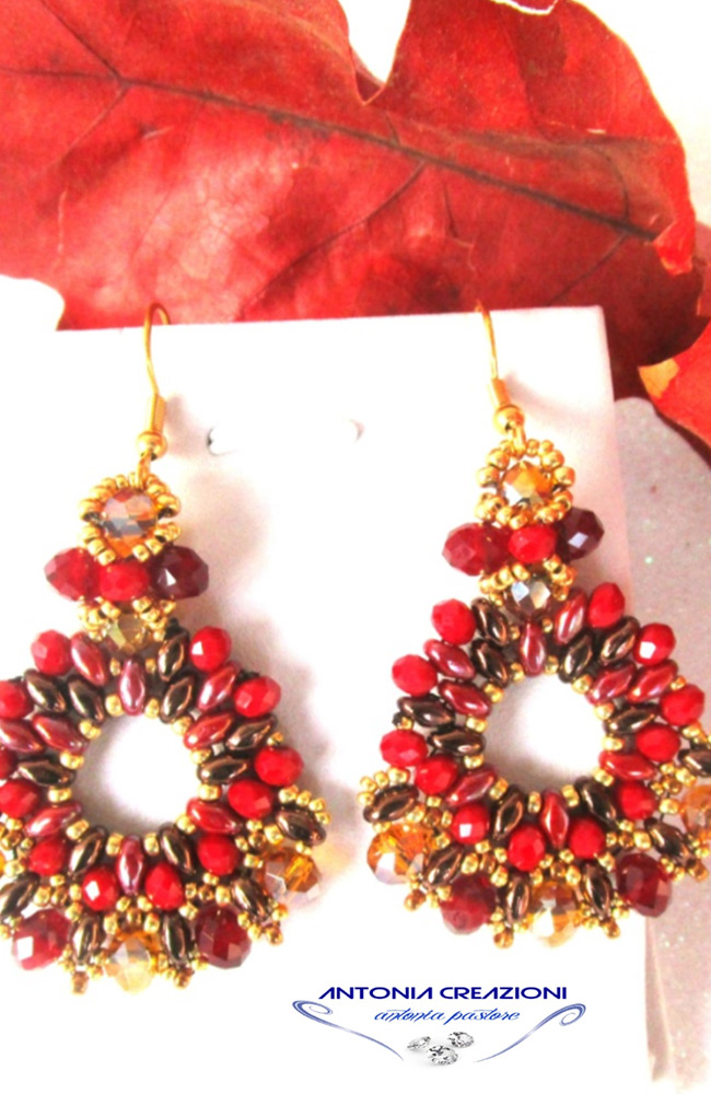 Esquema Pendientes de flores rojas otoñales de bricolaje en tejido de cuentas de vidrio