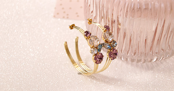 Esquema Pendientes de aro con cristales Swarovski Fijación de resina UV Esquema Pendientes de aro con cristales Swarovski Fijación de resina UV