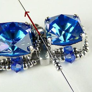 paso 19-pulsera-cristales-PureCrystal-perlas-vidrio-Puca