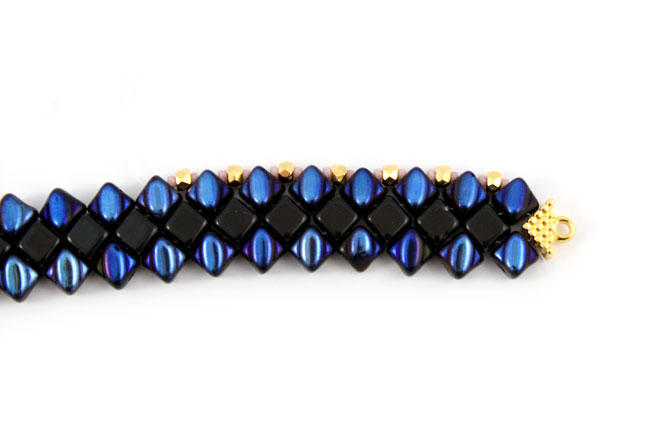 Pulsera de cuentas de cristal con cuentas especiales. : Paso 5