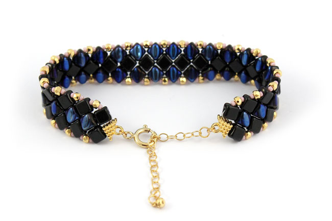 Pulsera de cuentas de cristal con cuentas especiales. : Paso 6