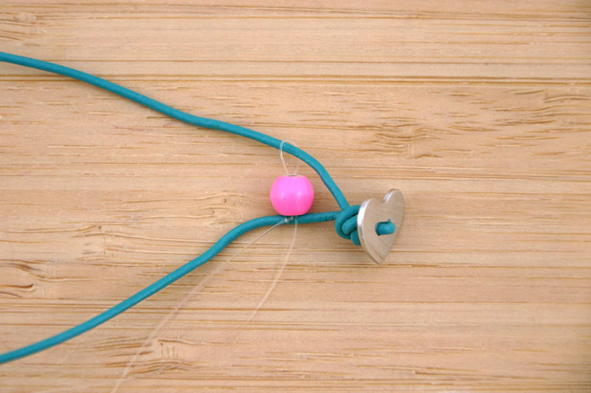 Paso 3- pulsera-wrap-multicolor-2-vueltas-niño