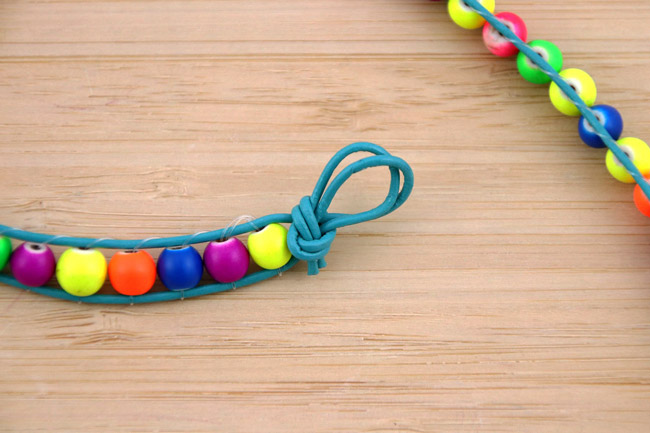 Paso 6- pulsera-wrap-multicolor-2-vueltas-niño