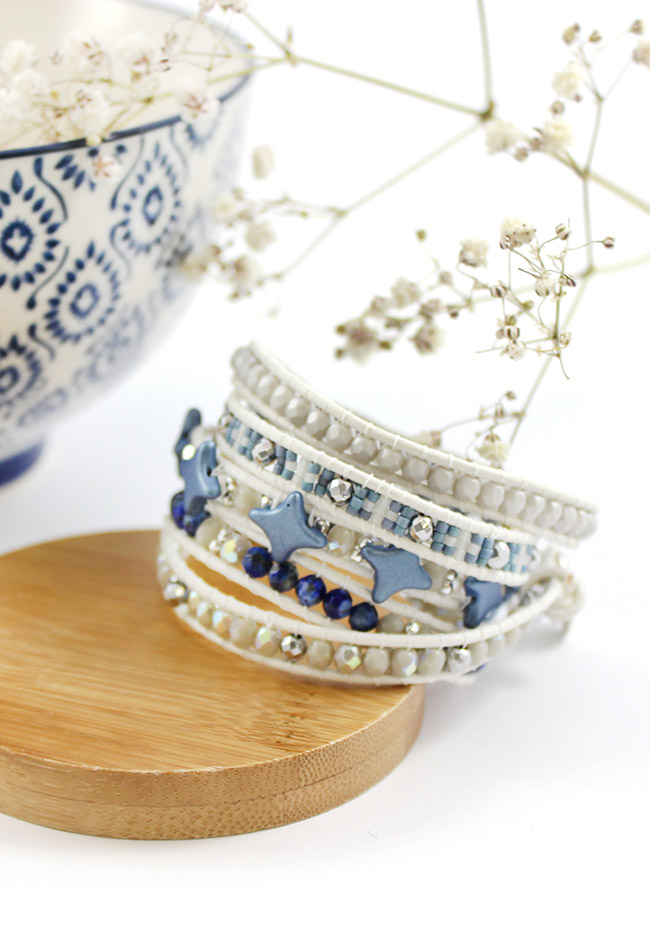 Esquema Pulsera cruzada azul claro y cuentas de estrella de cuero blanco y cuentas de miyuki
