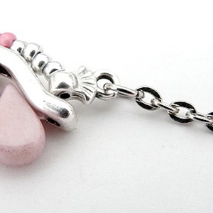 Collar «Lucie» con entrepieza «Bowtrio» y cuentas de cristal «Amos» de Puca : Paso 13 Collar «Lucie» con entrepieza «Bowtrio» y cuentas de cristal «Amos» de Puca : Paso 13