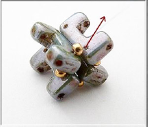 Paso 2 DIY Talia Puca Beads Necklace