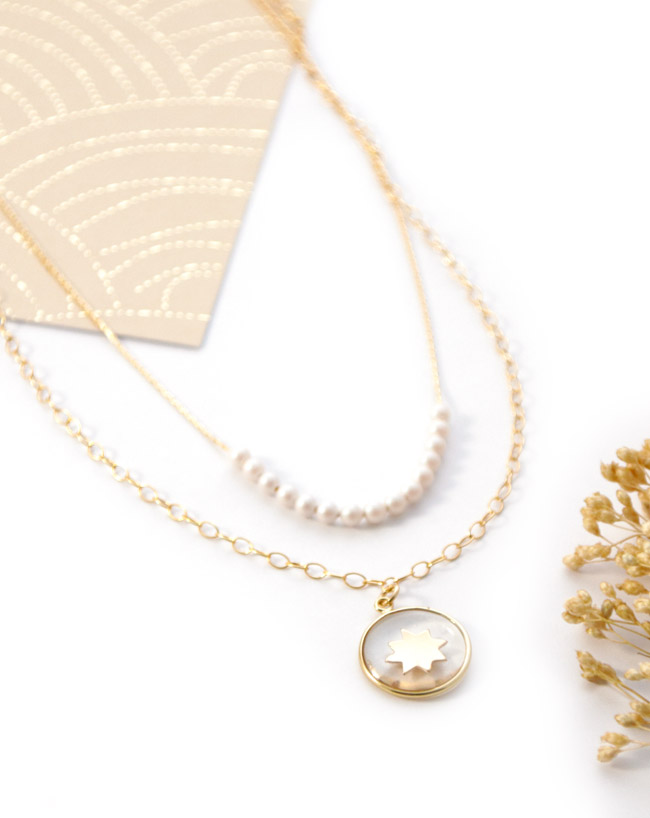 Collar lleno de oro Tuto con colgante de inclusión de estrella en final de resina LED UV