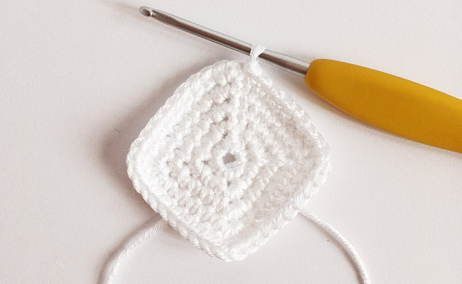 paso 1- cartón de leche y galletas de crochet