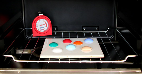 Comment s'assurer d'une bonne cuisson de pâte polymère?