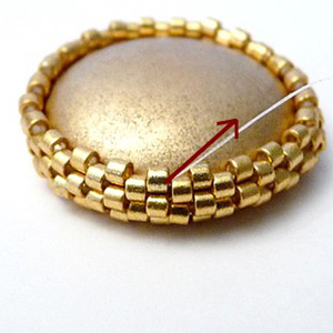 paso 5 - Colgante cabujón Gaia, cuentas de vidrio Piros y Helios de Puca