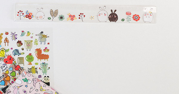 Regla tutorial de bricolaje en resina epoxi y pegatinas kawai