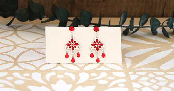 Esquema DIY colorea tus acabados y lentejuelas con resina UV Esquema DIY colorea tus acabados y lentejuelas con resina UV