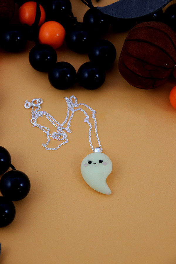 Esquema Fantasma fosforescente en arcilla polimérica Esquema Fantasma fosforescente en arcilla polimérica