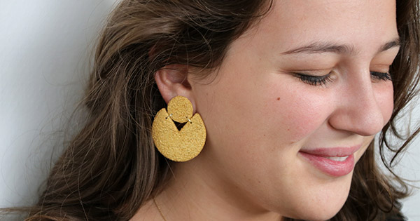 Esquema Pendientes de textura con agujeros y polvo de micas